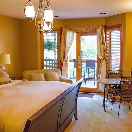 Tranquility Bay Waterfront Inn سيتشيلت الغرفة الصورة